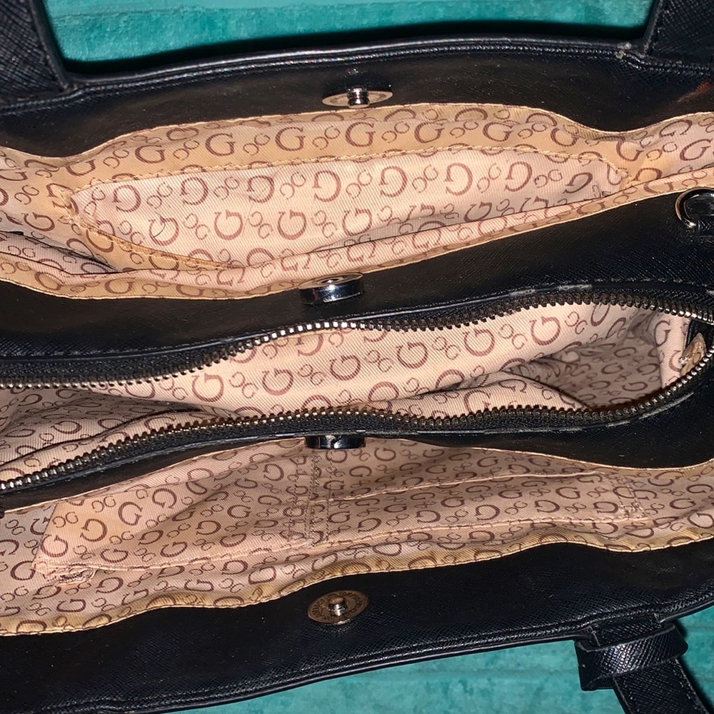 BLACK GUESS PURSE (women’s) - Picture 2 of 4